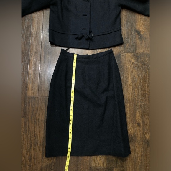VTG 1950's Higbee’s 100% Wool Two Piece Tailored Jacket & Skirt, Union Made - Picture 12 of 12